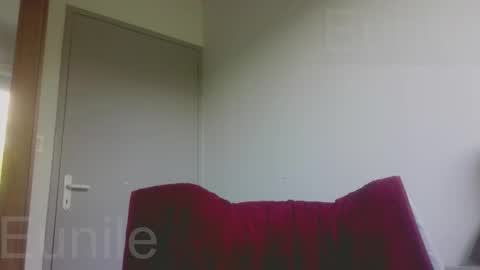 eunile online show from November 11, 3:14 pm