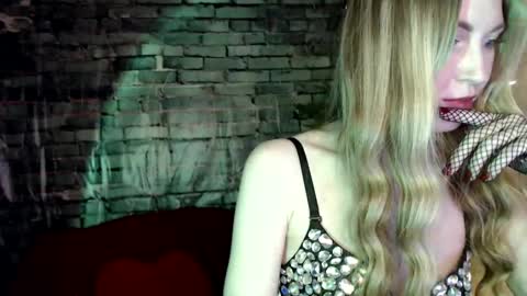 Liana online show from January 1, 8:15 pm