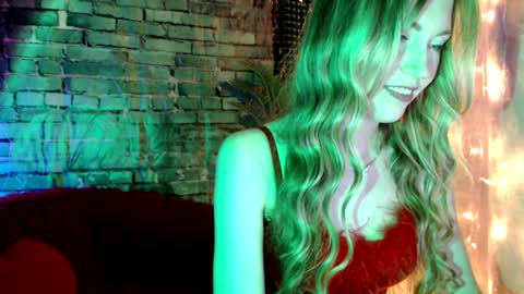 Liana online show from January 8, 2:35 pm