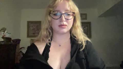 Bunnie 3 online show from January 10, 10:15 pm