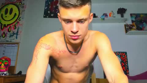 Hot Couple online show from September 27, 11:52 am
