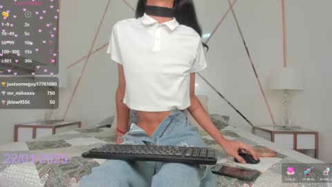 EVA COLUCCY online show from January 22, 11:32 pm