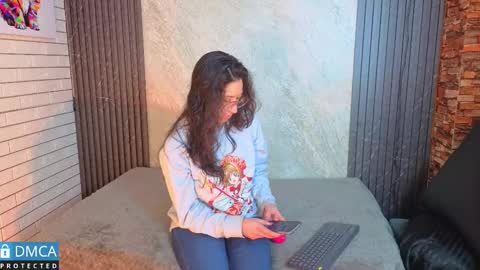 eva delight online show from March 7, 11:43 am