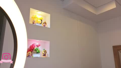 Eva online show from April 25, 1:52 pm