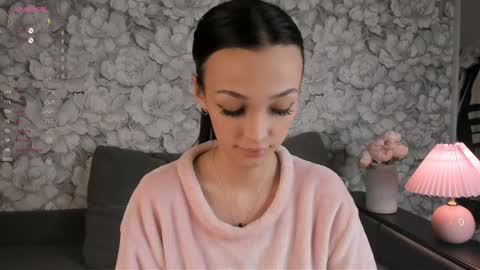 Snapshot of eva_doncray chatting on December 9, 2:17 pm Eva online show from December 9, 2:17 pm