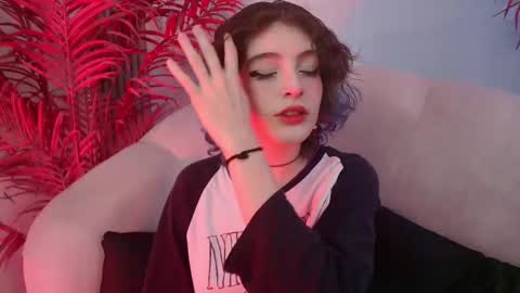 E V A online show from December 2, 8:07 pm