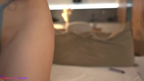 Eva online show from April 5, 10:29 pm