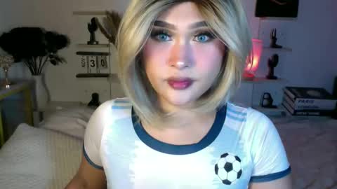 Queen Eva Mazikeen online show from November 30, 8:49 pm