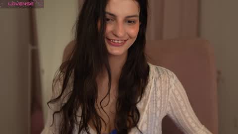 EVA  online show from January 25, 4:03 pm