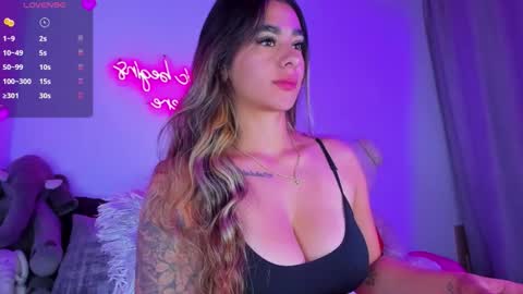 Eva Shinee online show from October 22, 11:12 am