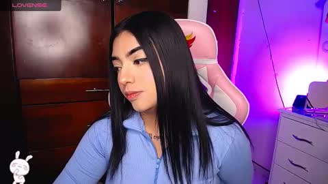 Eva  online show from January 3, 8:22 pm