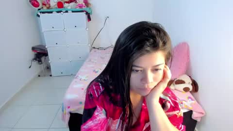 Estefania online show from June 15, 7:17 pm