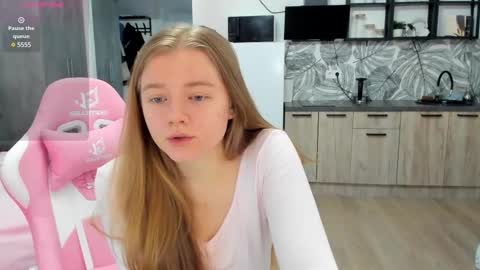 Snapshot of eva_tomiok chatting on December 21, 5:25 am Eva online show from December 21, 5:25 am