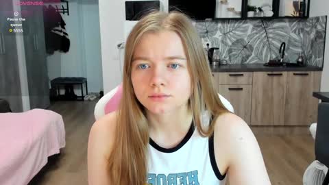 Snapshot of eva_tomiok chatting on January 5, 5:20 am Eva online show from January 5, 5:20 am