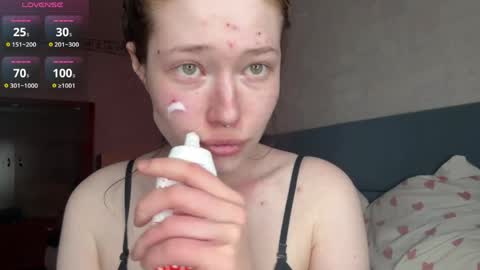 eva varnerr online show from April 3, 9:00 pm