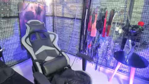 EVA INDEPENDENT MODEL online show from September 12, 3:08 am