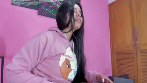 Snapshot of evaa_greey chatting on February 13, 8:24 pm Eva Grey online show from February 13, 8:24 pm