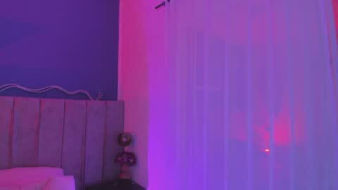 julieth online show from April 6, 8:10 pm