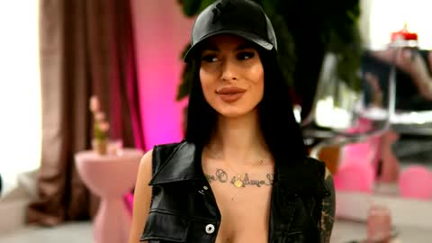 Eva  online show from April 11, 9:02 am