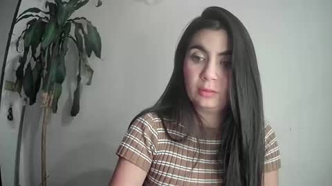 Snapshot of evacollins12 chatting on February 23, 11:36 pm evacollins12 online show from February 23, 11:36 pm