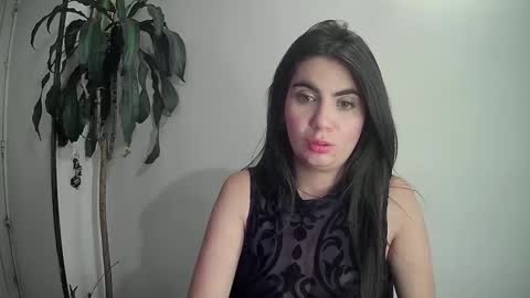 Snapshot of evacollins12 chatting on December 15, 1:46 am evacollins12 online show from December 15, 1:46 am