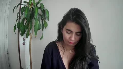 Snapshot of evacollins12 chatting on December 16, 12:27 pm evacollins12 online show from December 16, 12:27 pm