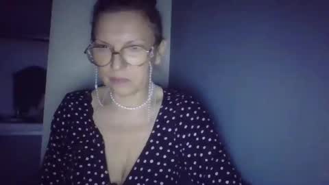 evaglad online show from October 29, 5:09 am