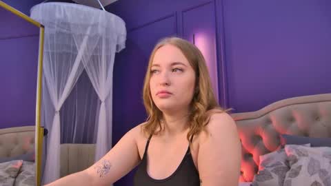 evahariss1 online show from September 13, 7:22 am