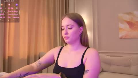 evahariss1 online show from October 9, 11:15 am