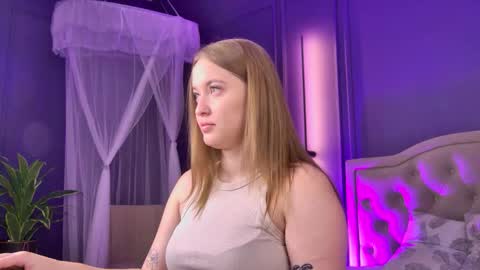 evahariss1 online show from October 1, 9:19 am