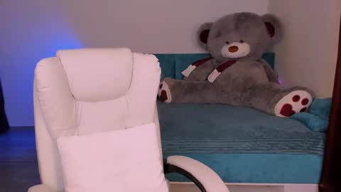 Eva online show from December 13, 1:37 am