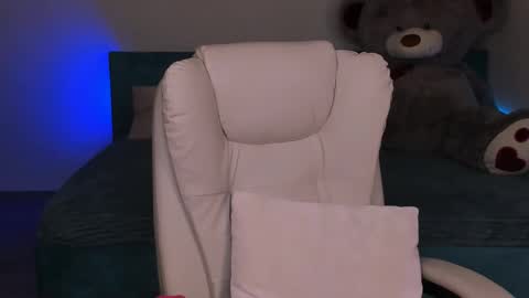 Eva online show from December 12, 8:53 pm