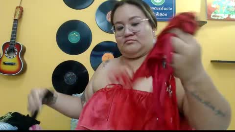 Snapshot of evaleribigtits18 chatting on March 9, 2:50 am evale online show from March 9, 2:50 am