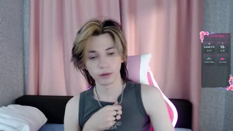 evan_reinhart online show from October 3, 11:35 pm