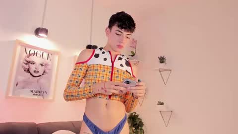 Evan voss  help me get 200 likesindependent model online show from October 7, 9:11 pm