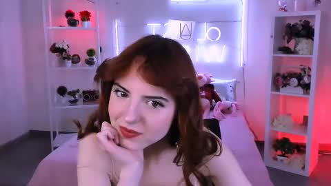 Eva  online show from February 9, 5:54 pm