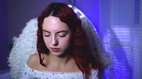 Eva  online show from October 12, 1:15 pm