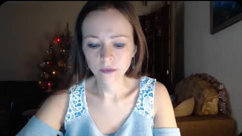 Snapshot of evangeline06 chatting on December 28, 9:31 am YourMistress online show from December 28, 9:31 am