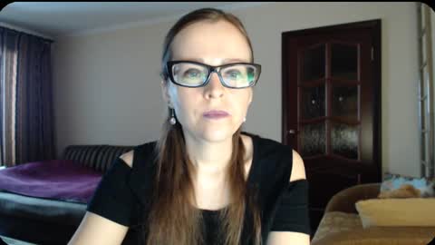 Snapshot of evangeline06 chatting on February 25, 8:25 am YourMistress online show from February 25, 8:25 am
