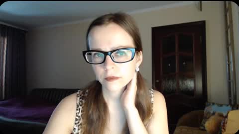 Snapshot of evangeline06 chatting on March 4, 8:24 am YourMistress online show from March 4, 8:24 am