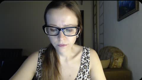 Snapshot of evangeline06 chatting on February 5, 8:32 am YourMistress online show from February 5, 8:32 am