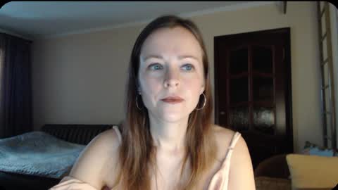 Snapshot of evangeline06 chatting on December 19, 8:13 am YourMistress online show from December 19, 8:13 am