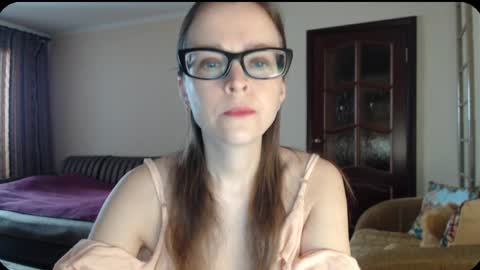 Snapshot of evangeline06 chatting on March 6, 8:30 am YourMistress online show from March 6, 8:30 am