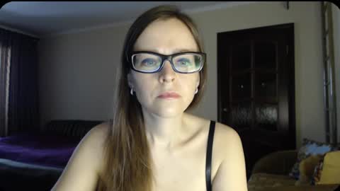 Snapshot of evangeline06 chatting on March 5, 8:32 am YourMistress online show from March 5, 8:32 am