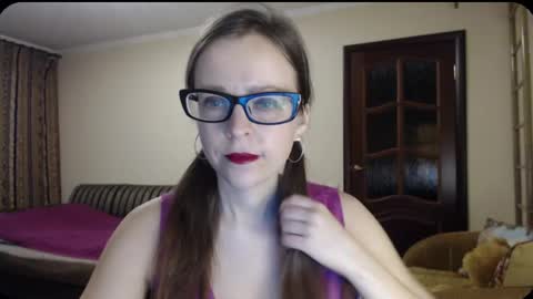 Snapshot of evangeline06 chatting on March 12, 8:19 am YourMistress online show from March 12, 8:19 am