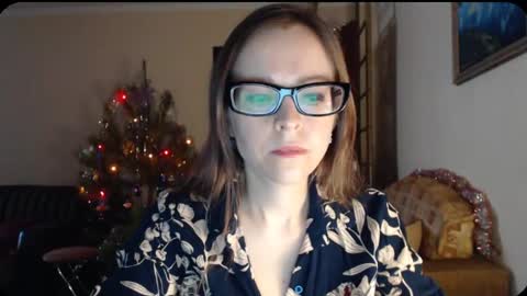 Snapshot of evangeline06 chatting on December 30, 8:54 am YourMistress online show from December 30, 8:54 am