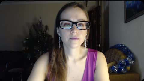 Snapshot of evangeline06 chatting on January 3, 9:25 am YourMistress online show from January 3, 9:25 am