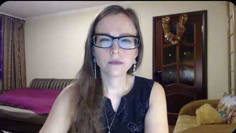 Snapshot of evangeline06 chatting on December 26, 8:39 am YourMistress online show from December 26, 8:39 am
