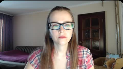 Snapshot of evangeline06 chatting on March 10, 8:17 am YourMistress online show from March 10, 8:17 am