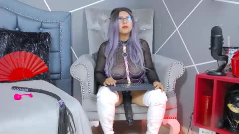 Miss Evangeline    online show from February 18, 2:16 am